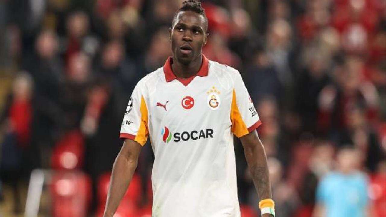 Galatasaray'da deprem üstüne deprem: Okan Buruk 23 milyon euroluk yıldızın biletini kesti, kendine kulüp bul! 3